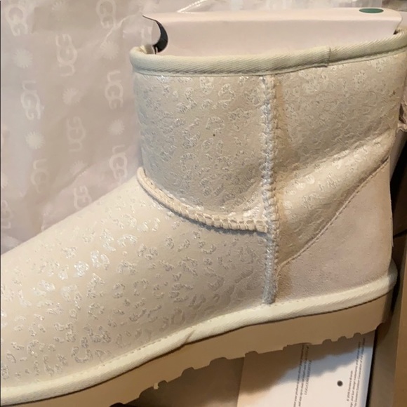 Ugg Classic Mini Snow Leopard - Picture 5 of 5